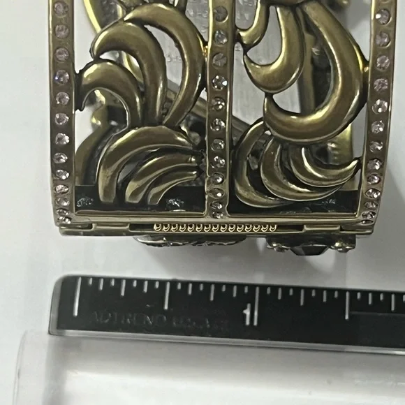Heidi Daus “Objet D’Art” WORKING Swarovski lilac crystals Vintage Clamper Watch Dior purse main image 4